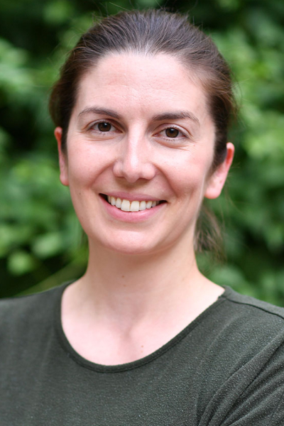 Yolanda gespielt von Veronika Schmidinger