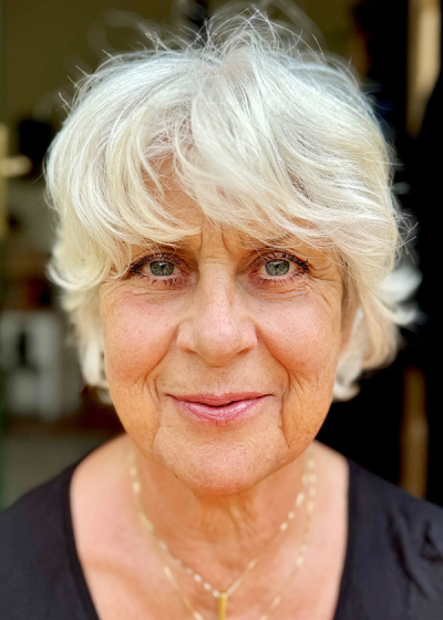 Judith gespielt von Mona Seefried