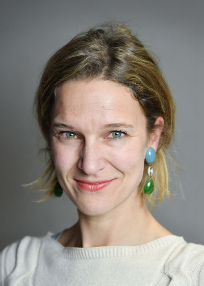 Helena gespielt von Anne Clausen