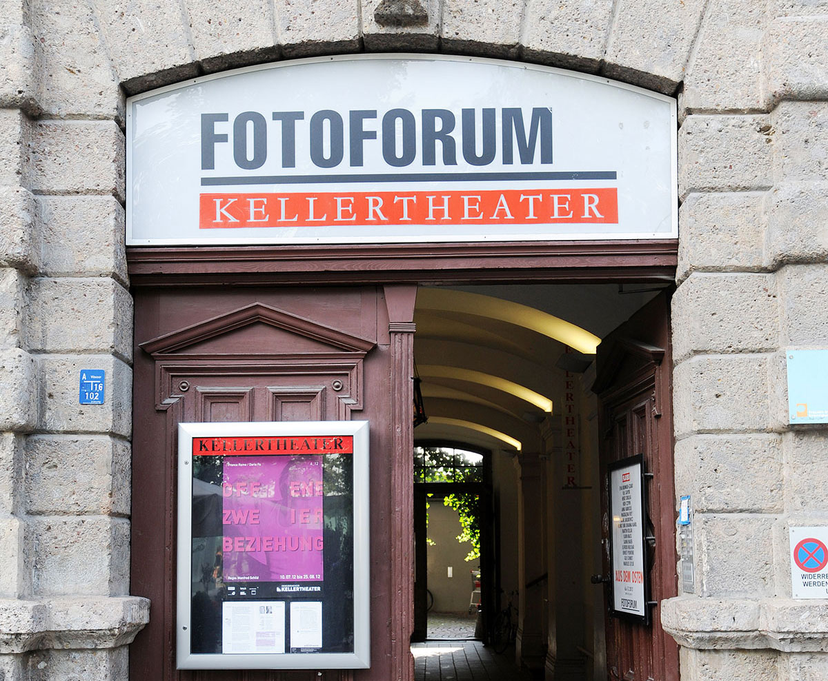 Eingang des Innsbrucker Kellertheaters